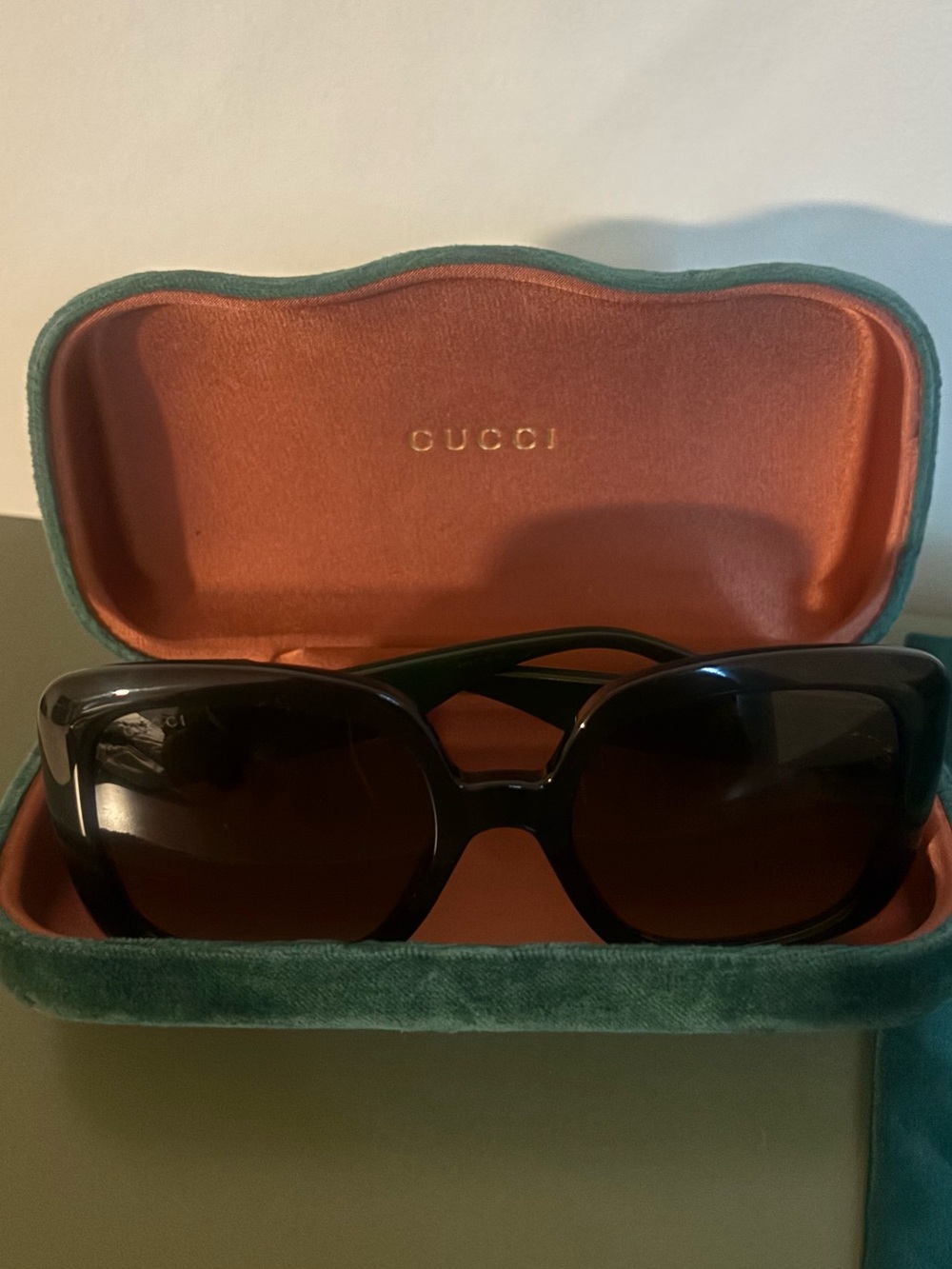 Gucci Black Women's Oversized Square Sunglasses